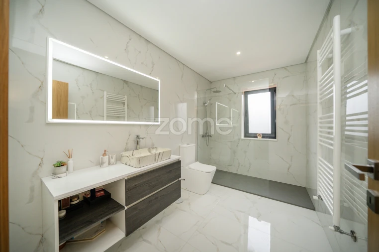 Moradia T5 para Venda em Vila Verde e Barbudo Foto 40