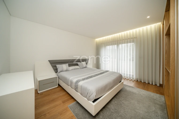 Moradia T5 para Venda em Vila Verde e Barbudo Foto 41