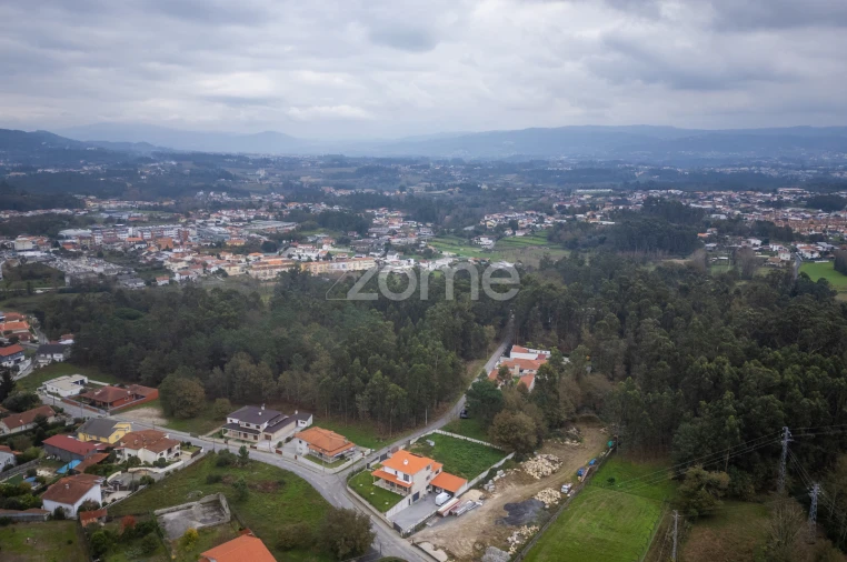 Moradia T5 para Venda em Vila Verde e Barbudo Foto 54