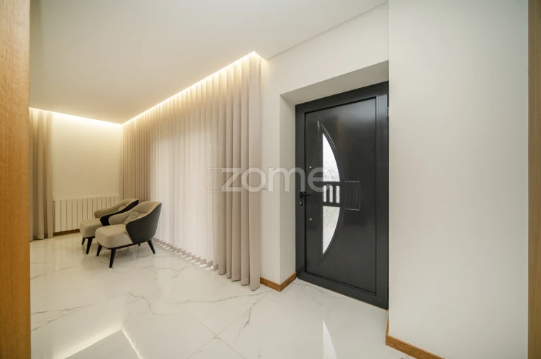 Moradia T5 para Venda em Vila Verde e Barbudo Foto 4