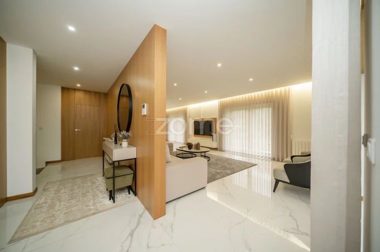 Moradia T5 para Venda em Vila Verde e Barbudo Foto 5