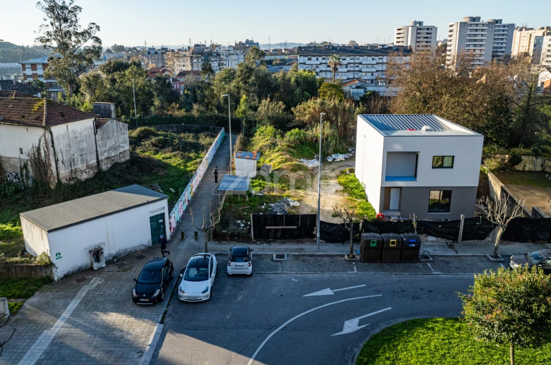 Terreno para Venda em Ermesinde Foto 2