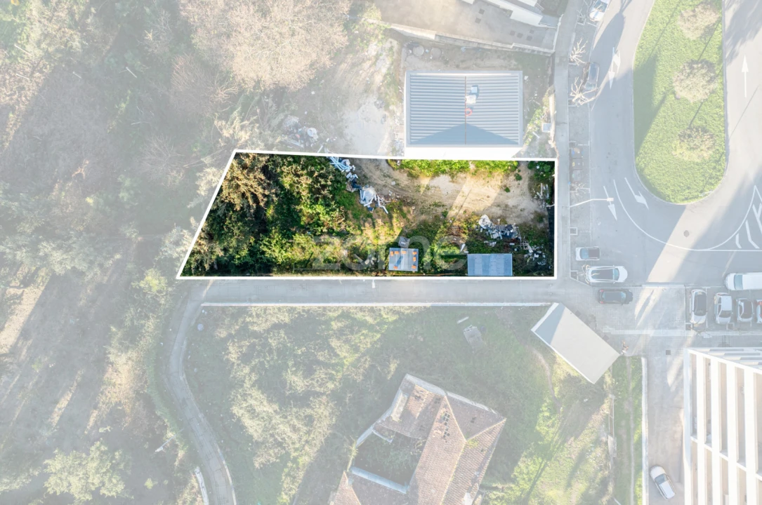 Terreno para Venda em Ermesinde Foto 1