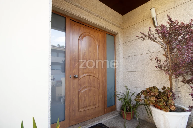 Moradia T4 para Venda em Tadim Foto 31