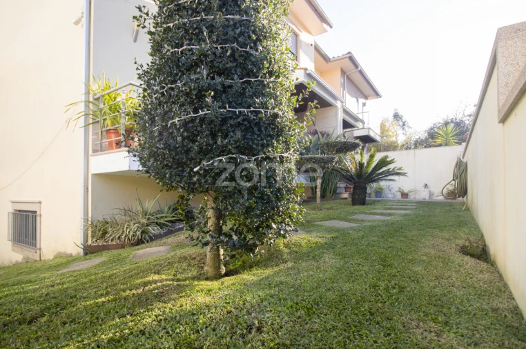 Moradia T4 para Venda em Tadim Foto 13