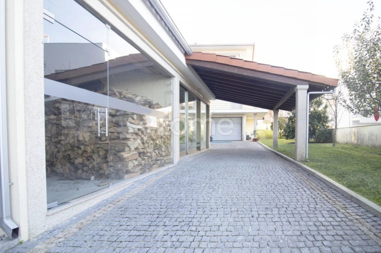 Moradia T4 para Venda em Tadim Foto 25