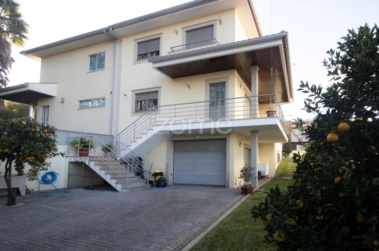 Moradia T4 para Venda em Tadim Foto 5