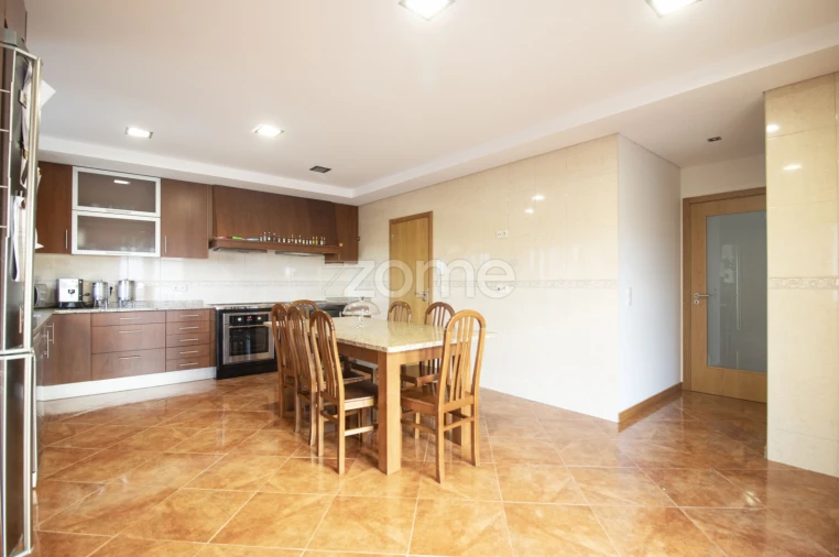 Moradia T4 para Venda em Tadim Foto 33