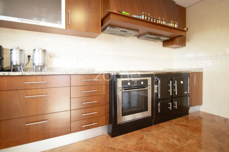 Moradia T4 para Venda em Tadim Foto 36