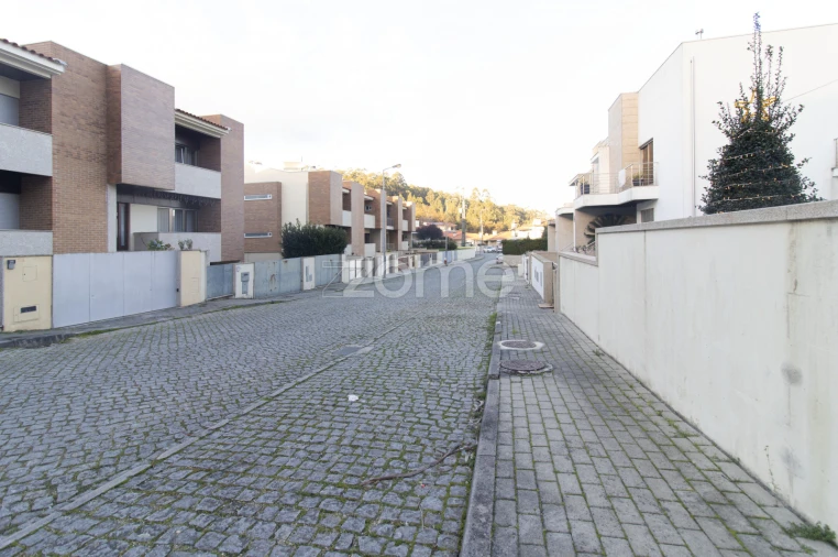 Moradia T4 para Venda em Tadim Foto 55