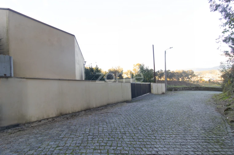 Moradia T4 para Venda em Tadim Foto 57