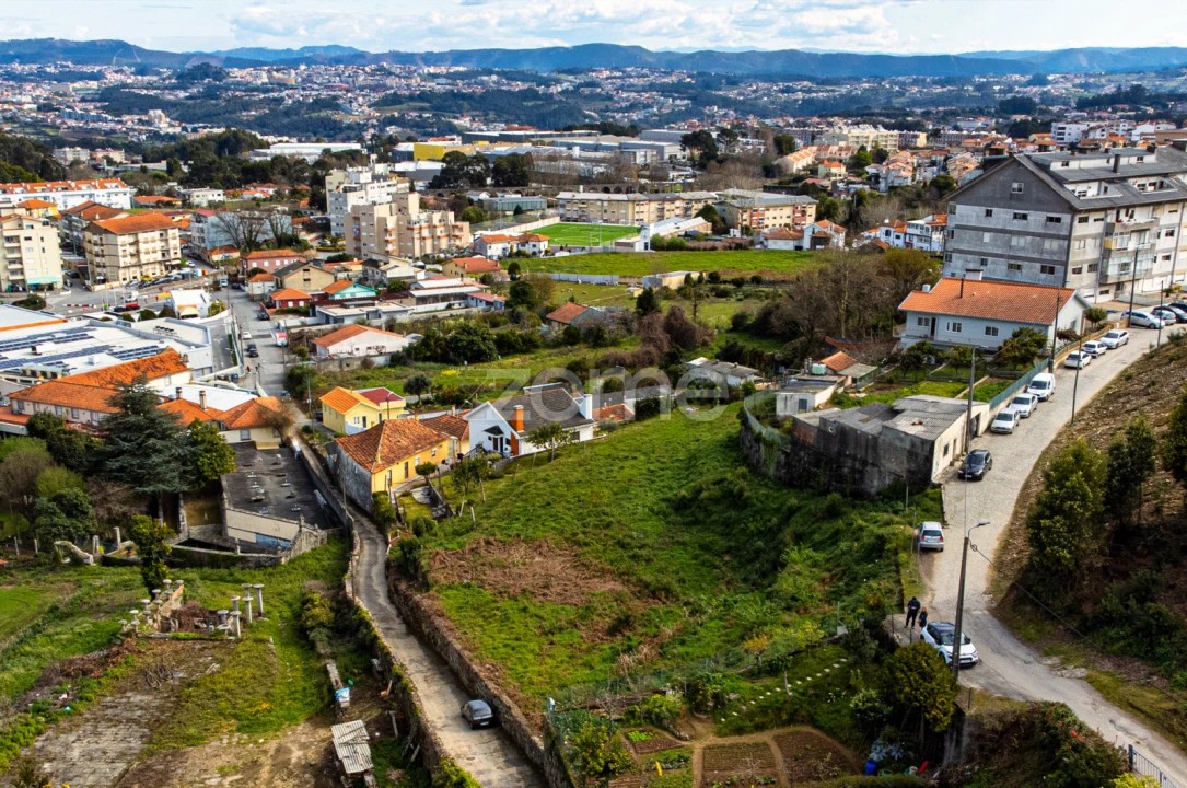 Terreno para Venda em Oliveira do Douro Foto 23