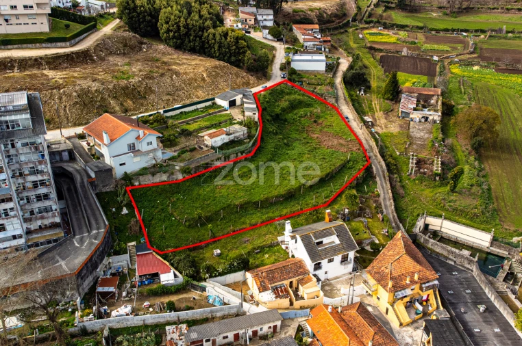 Terreno para Venda em Oliveira do Douro Foto 4