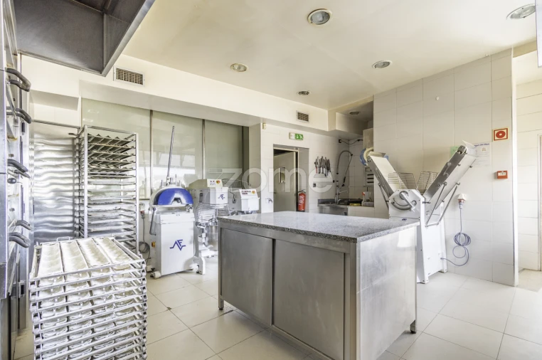 Prédio para Venda em Torre de Moncorvo Foto 16