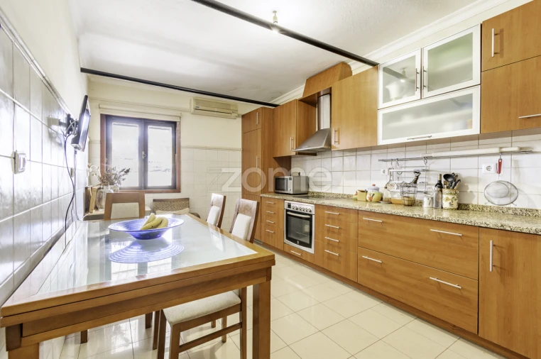 Prédio para Venda em Torre de Moncorvo Foto 23