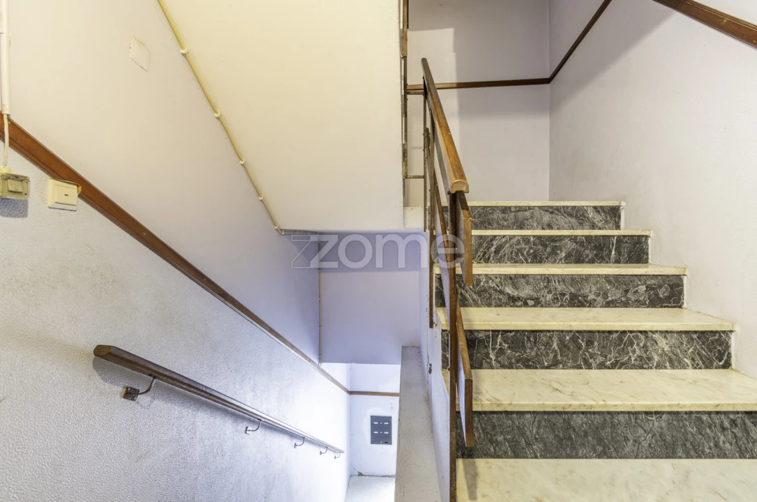 Prédio para Venda em Torre de Moncorvo Foto 47