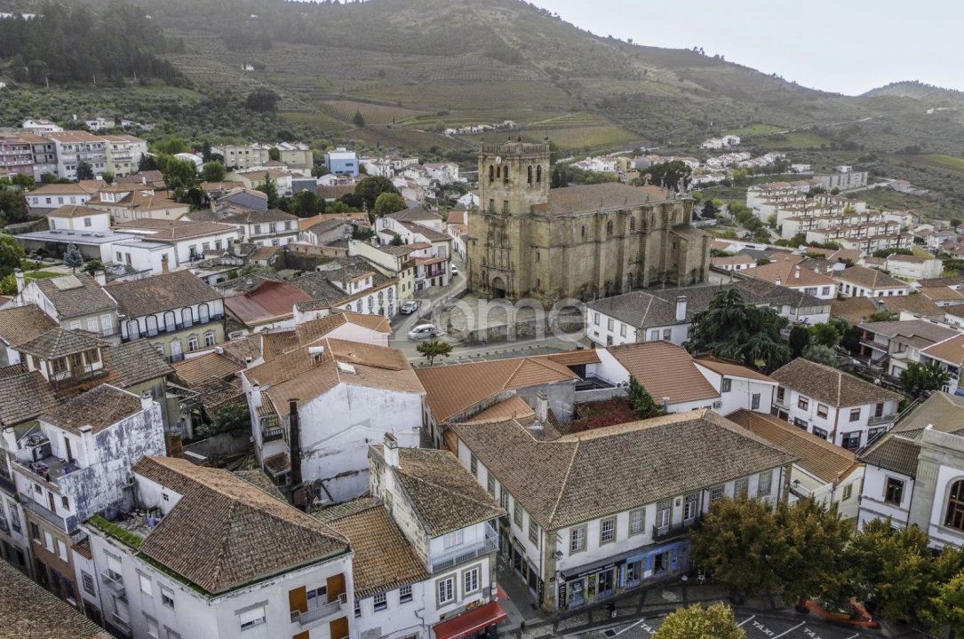 Prédio para Venda em Torre de Moncorvo Foto 49