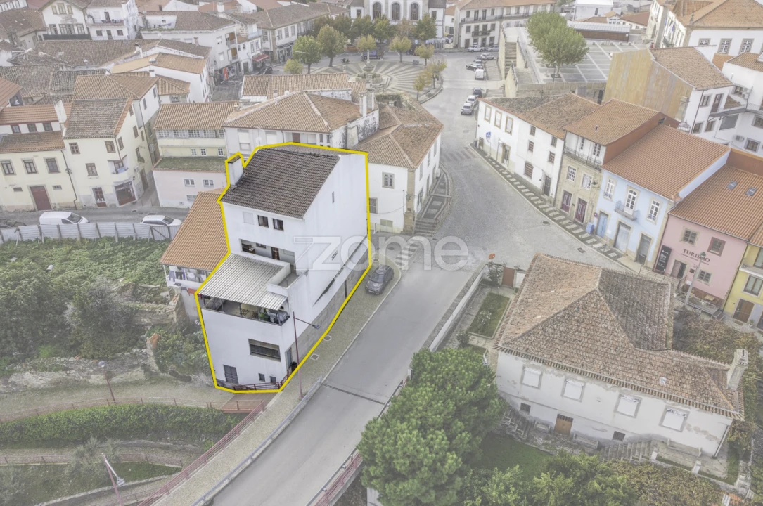 Prédio para Venda em Torre de Moncorvo Foto 50