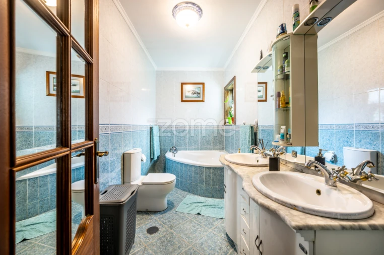 Moradia T4 para Venda em Gove Foto 13