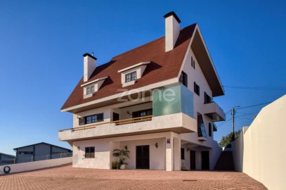 Moradia T5 para Venda em Gulpilhares e Valadares