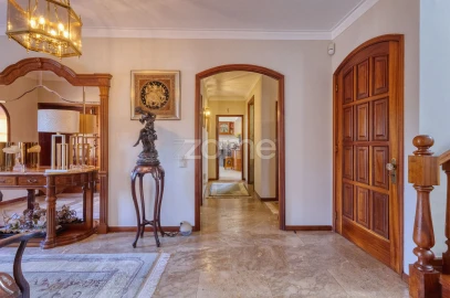Moradia T5 para Venda em Gulpilhares e Valadares