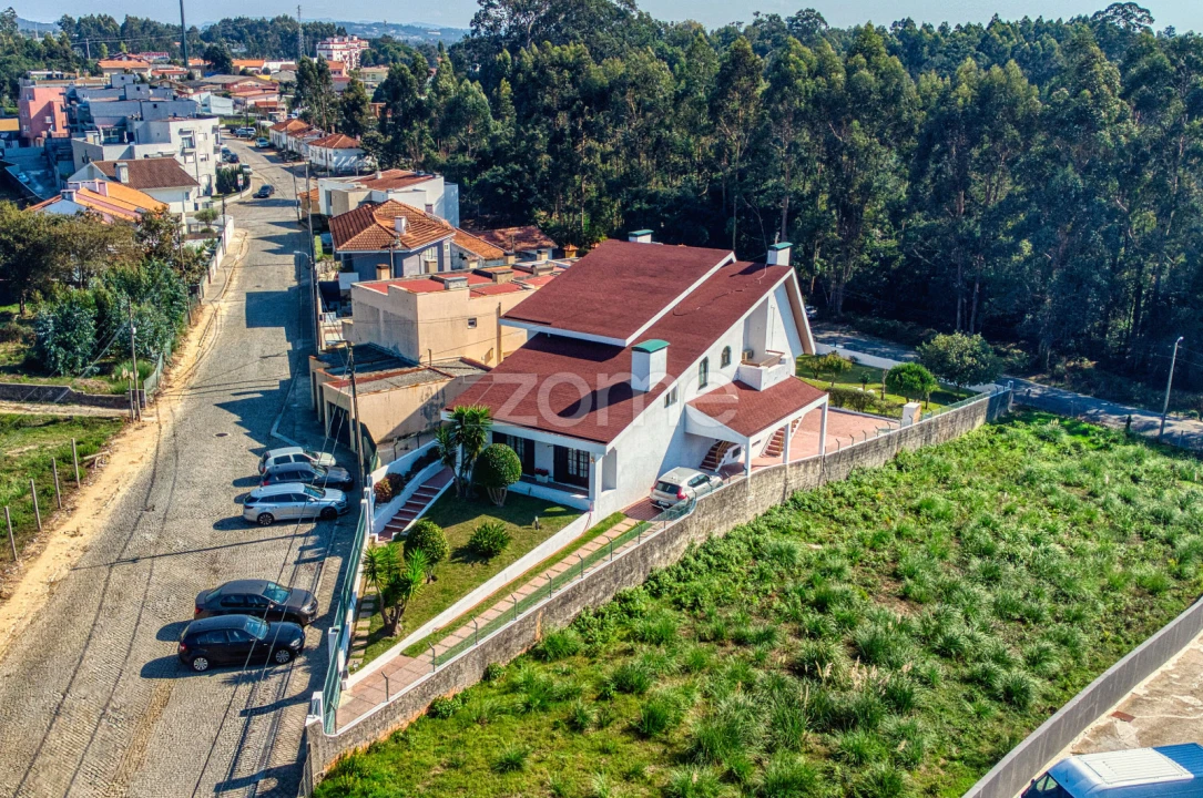 Moradia T5 para Venda em Gulpilhares e Valadares Foto 2