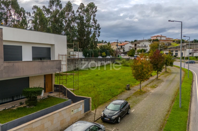 Terreno para Venda em Braga (Maximinos, Sé e Cividade) Foto 13