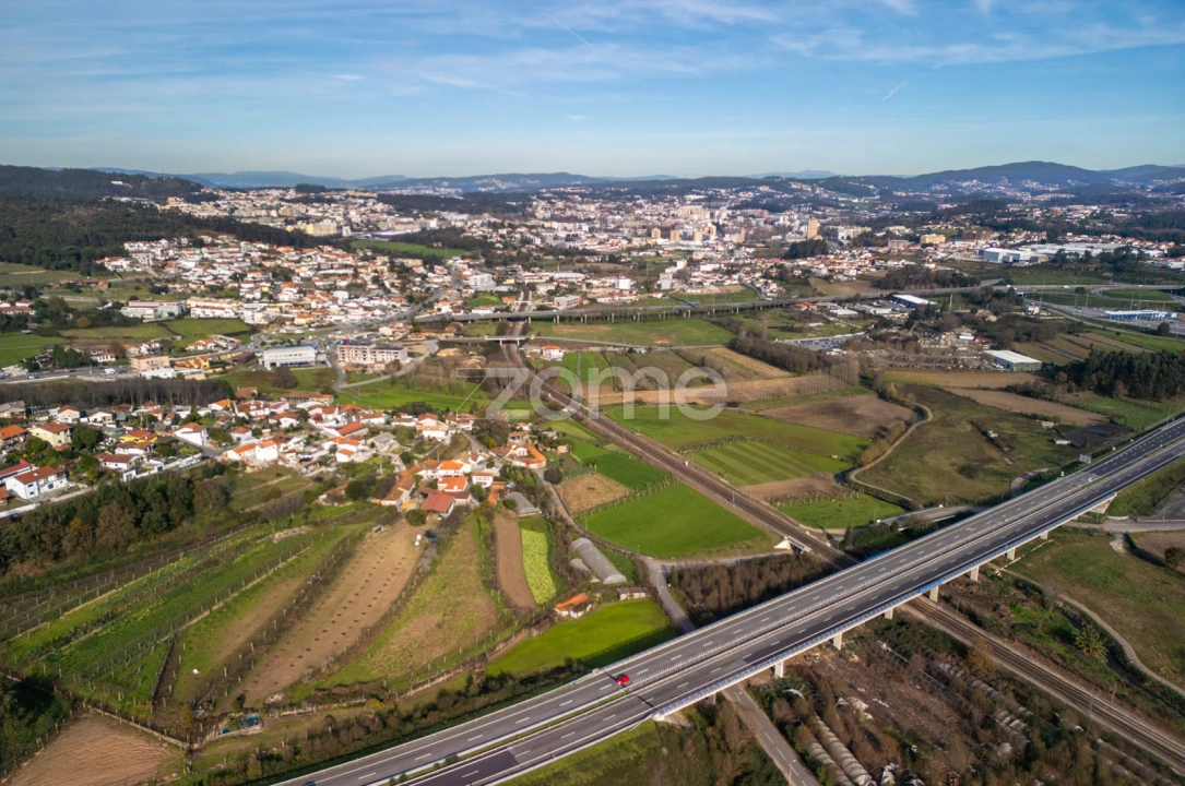 Terreno para Venda em Esmeriz e Cabeçudos Foto 13