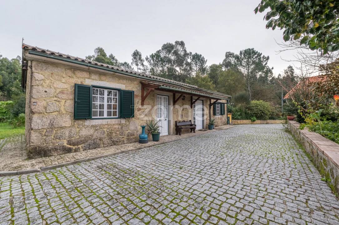 Quinta T5 para Venda em Seara Foto 1