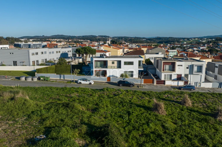 Moradia T4 para Venda em Touguinha e Touguinhó Foto 46