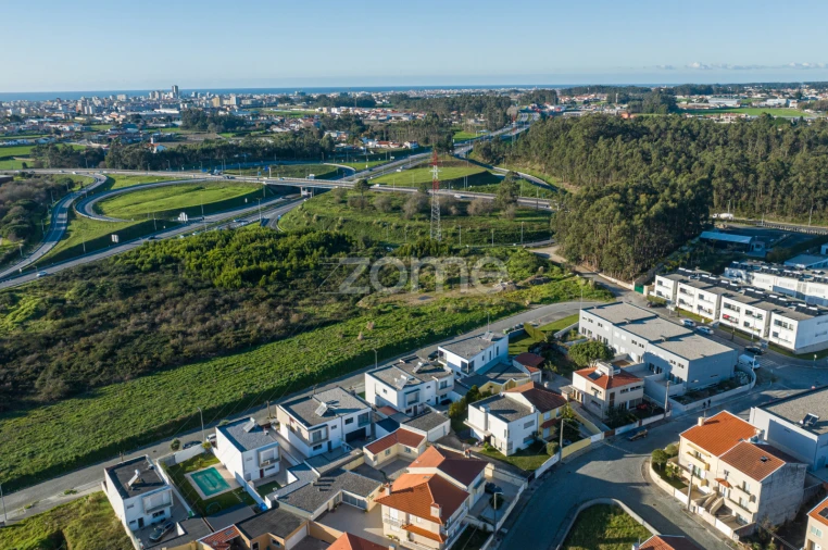 Moradia T4 para Venda em Touguinha e Touguinhó Foto 50