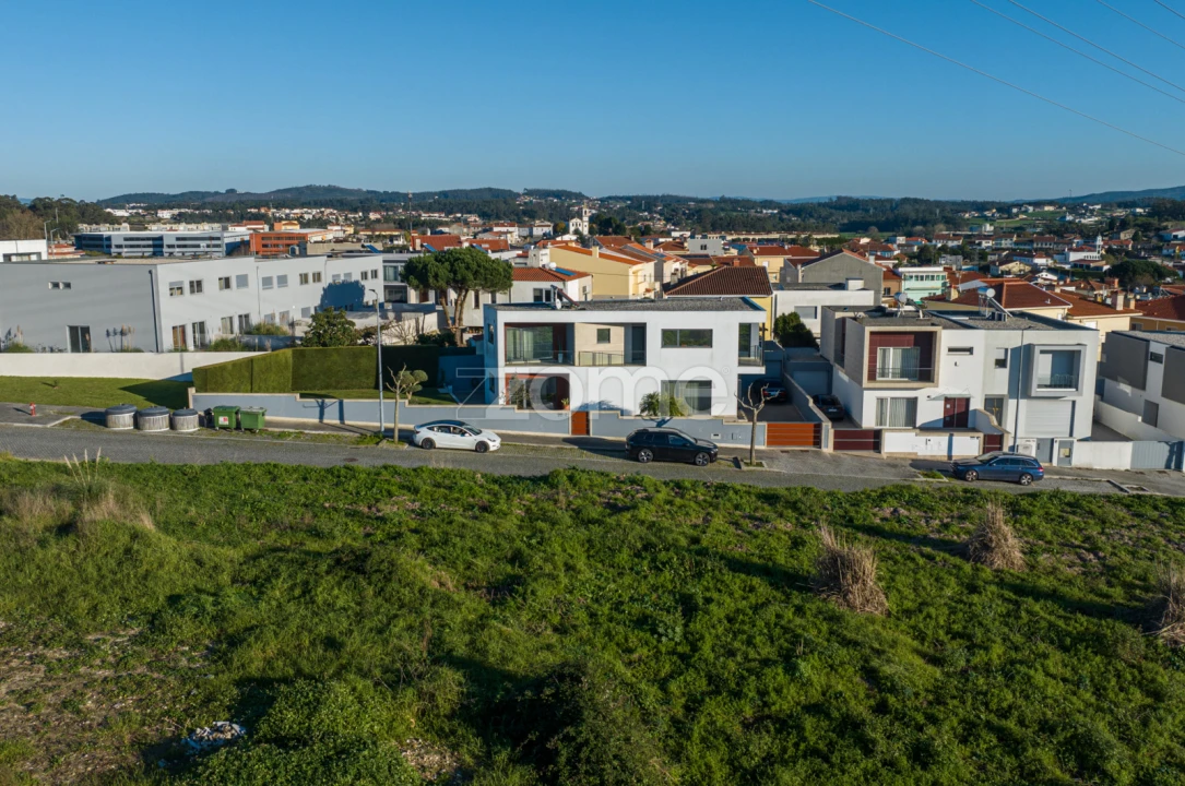 Moradia T4 para Venda em Touguinha e Touguinhó Foto 46