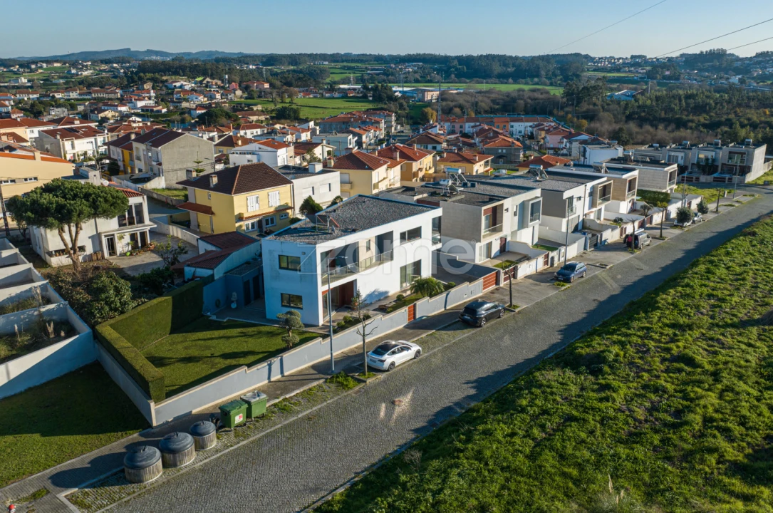 Moradia T4 para Venda em Touguinha e Touguinhó Foto 47