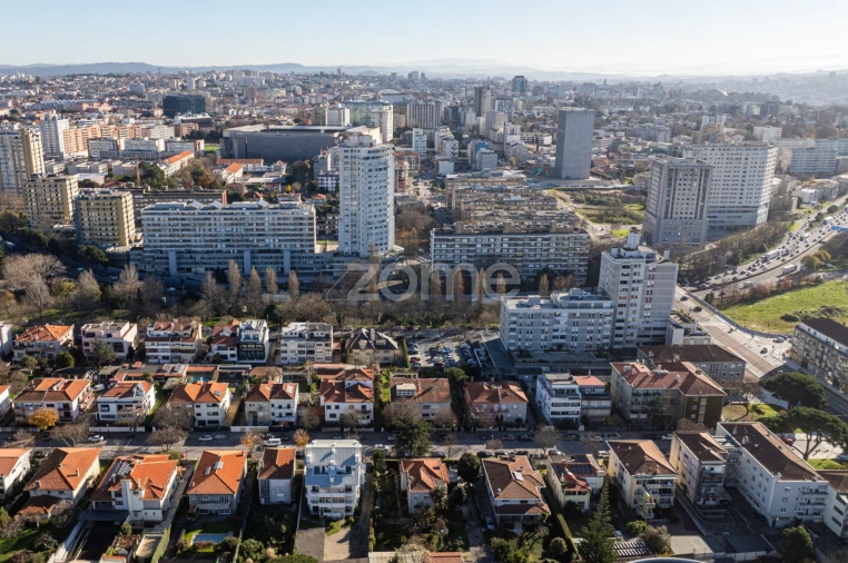 Moradia T8 para Arrendamento em Ramalde Foto 70