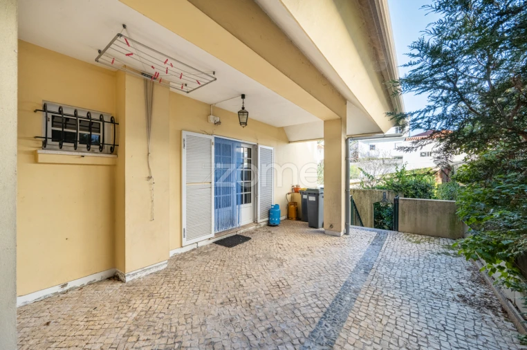 Moradia T8 para Arrendamento em Ramalde Foto 30