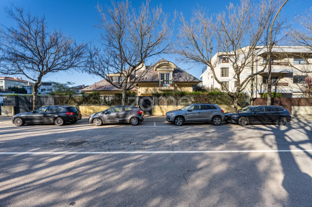 Moradia T8 para Arrendamento em Ramalde Foto 1