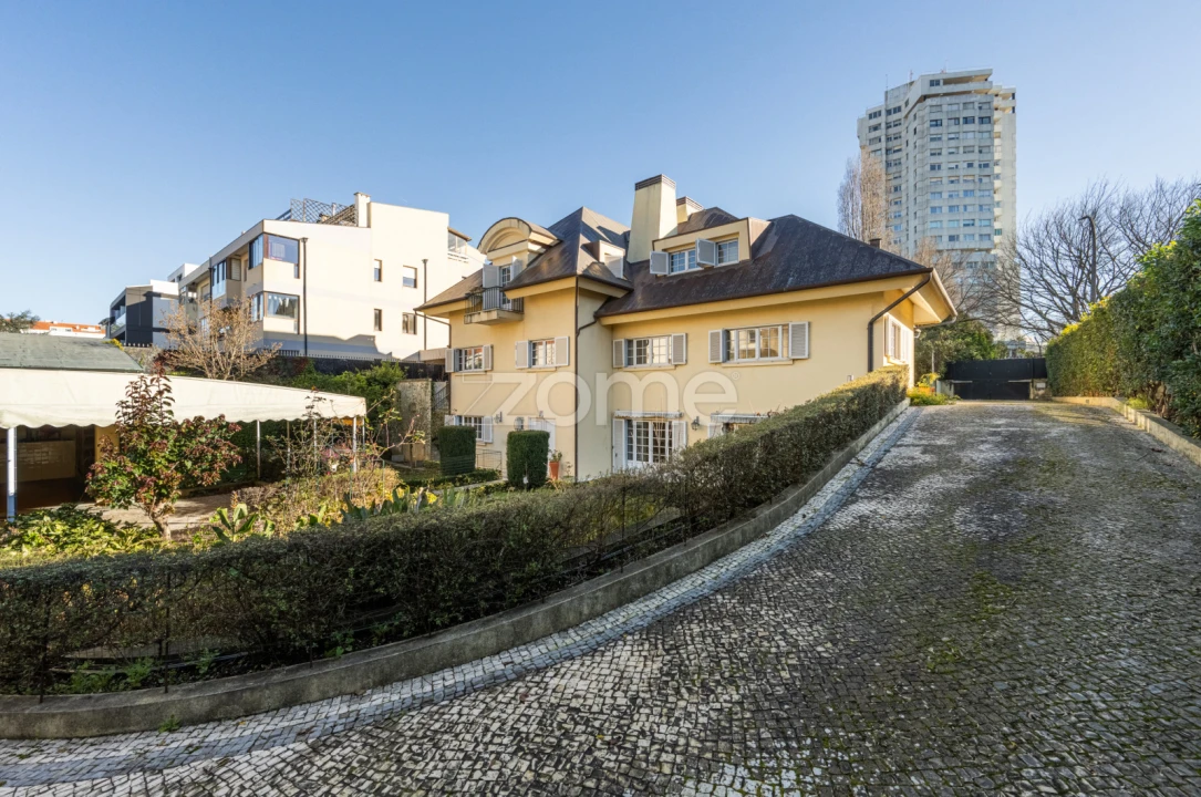 Moradia T8 para Arrendamento em Ramalde Foto 12