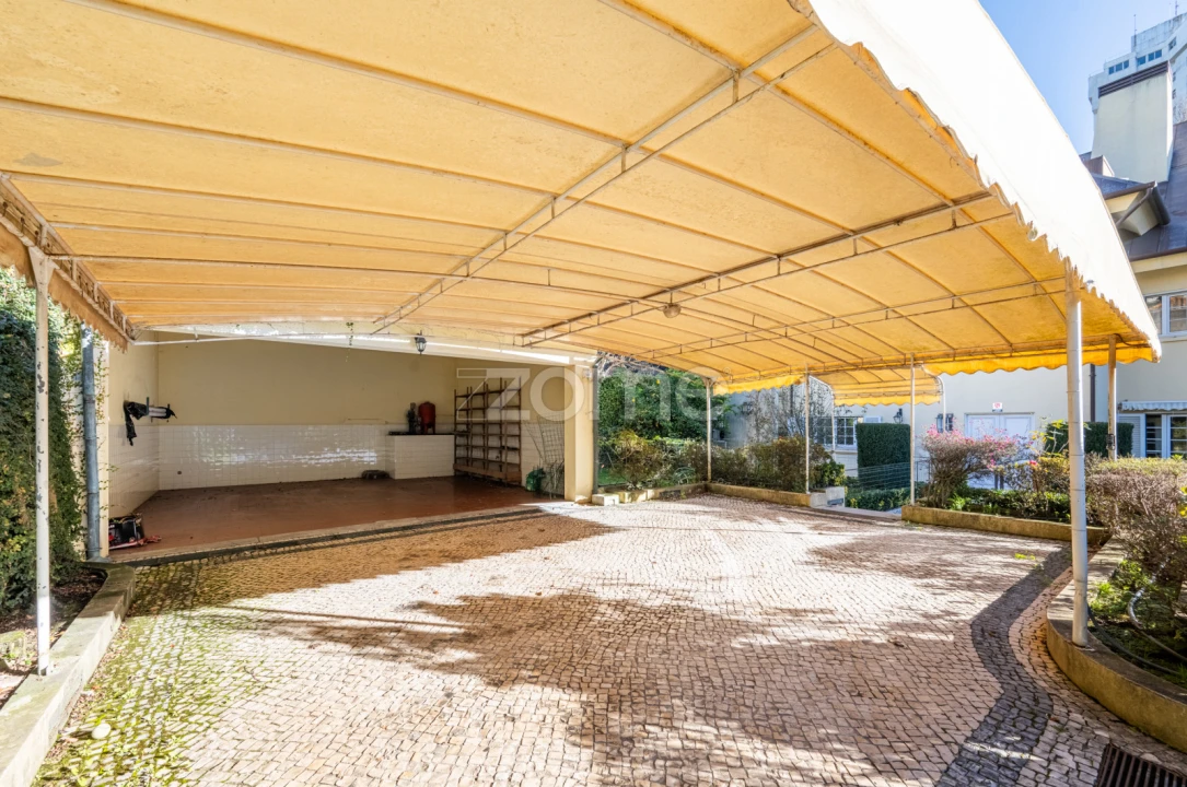 Moradia T8 para Arrendamento em Ramalde Foto 13