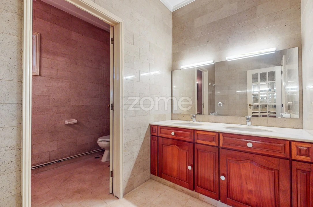 Moradia T8 para Arrendamento em Ramalde Foto 32