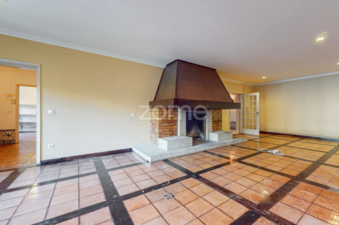 Moradia T8 para Arrendamento em Ramalde Foto 59