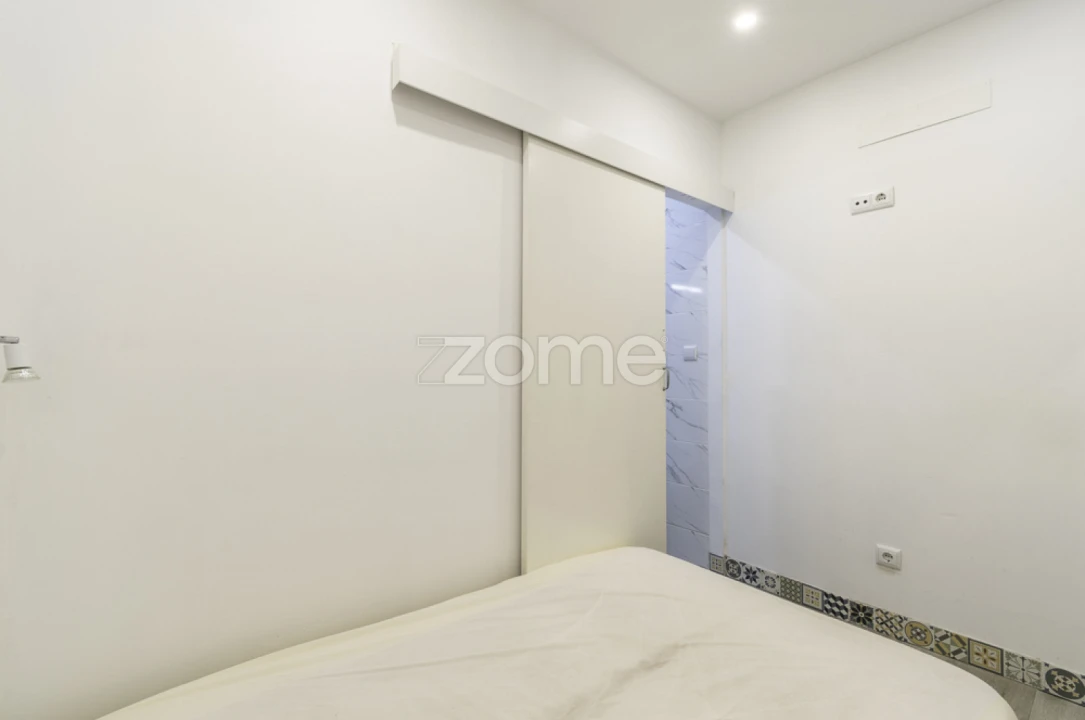 Prédio para Venda em Santa Marinha e São Pedro da Afurada Foto 14