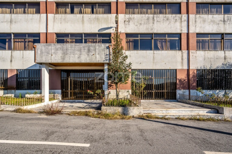 Terreno Comércio / Armazém para Venda em Vila Boa de Quires e Maureles Foto 4