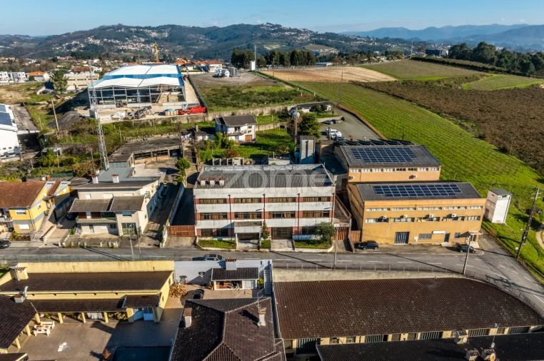 Terreno Comércio / Armazém para Venda em Vila Boa de Quires e Maureles Foto 3