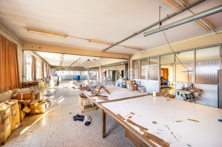 Terreno Comércio / Armazém para Venda em Vila Boa de Quires e Maureles Foto 30