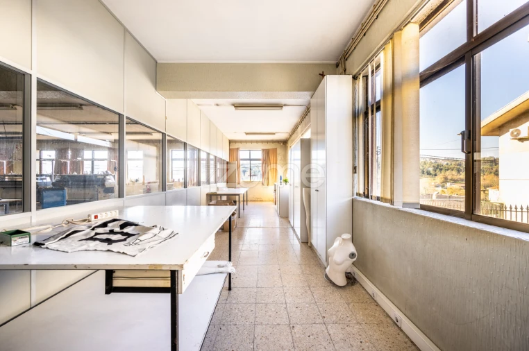 Terreno Comércio / Armazém para Venda em Vila Boa de Quires e Maureles Foto 40