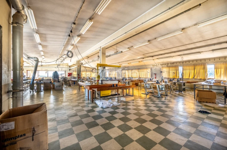 Terreno Comércio / Armazém para Venda em Vila Boa de Quires e Maureles Foto 36