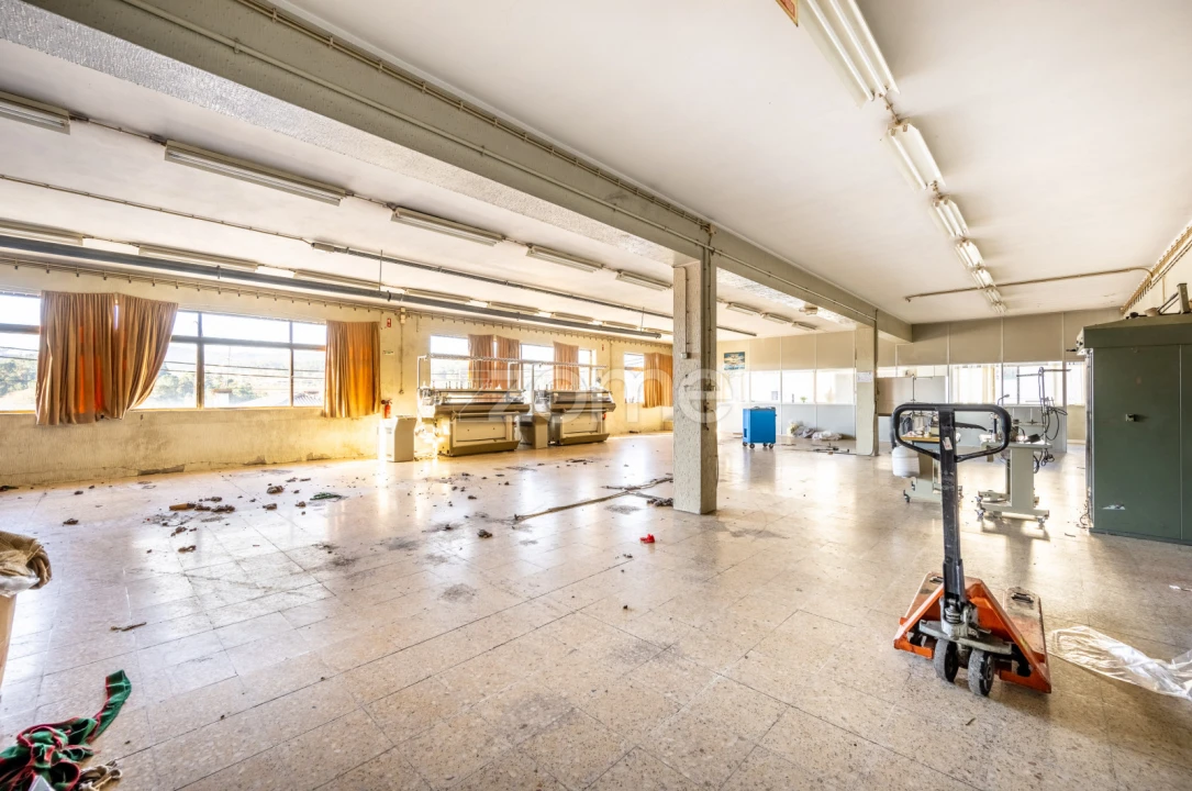 Terreno Comércio / Armazém para Venda em Vila Boa de Quires e Maureles Foto 27