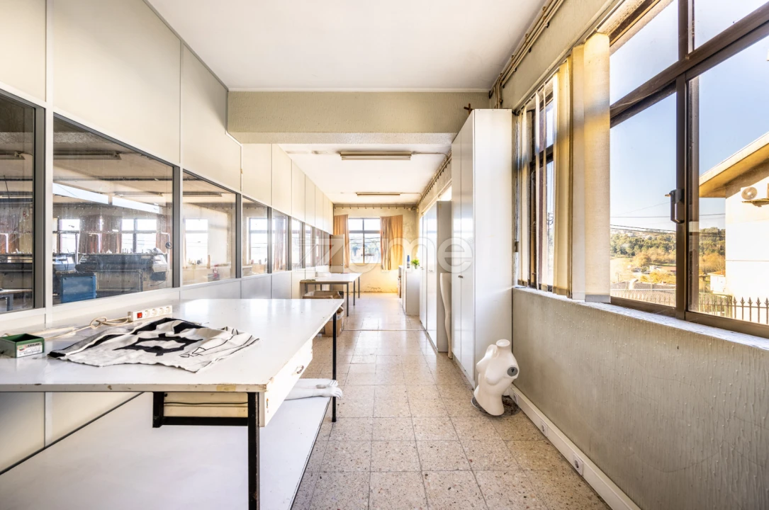 Terreno Comércio / Armazém para Venda em Vila Boa de Quires e Maureles Foto 40