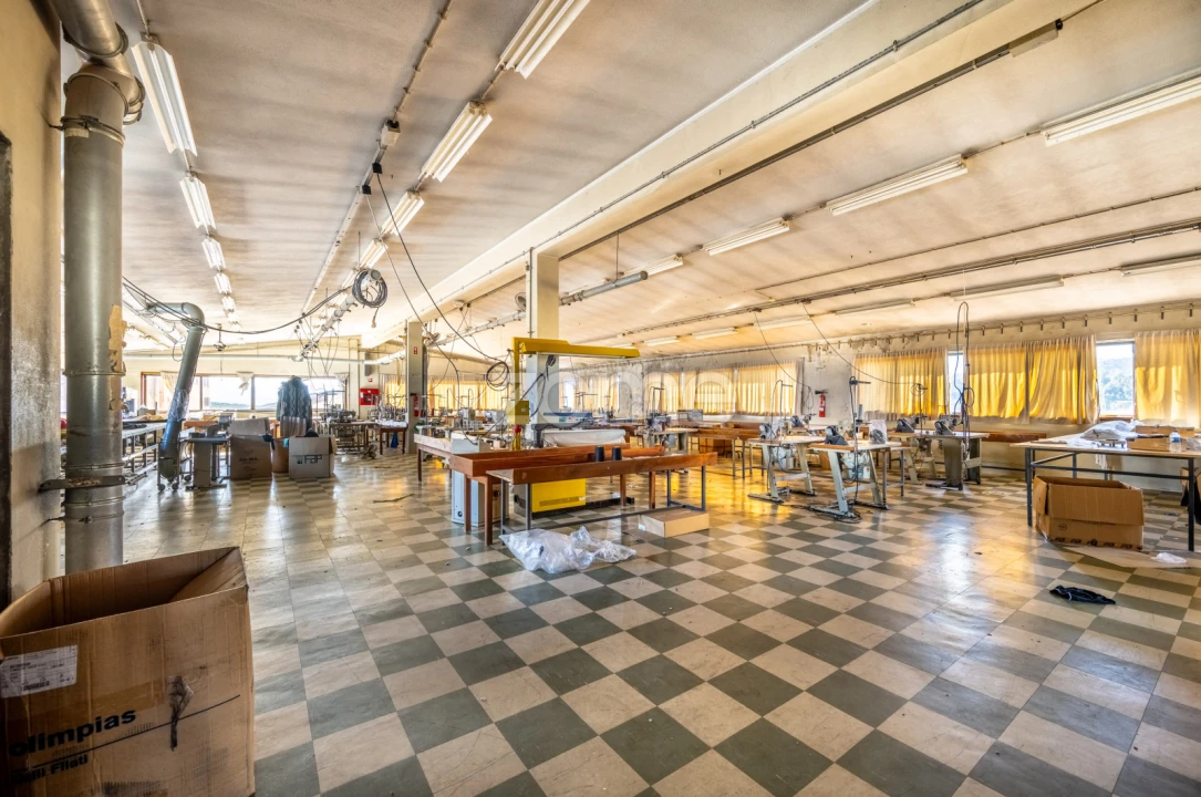 Terreno Comércio / Armazém para Venda em Vila Boa de Quires e Maureles Foto 36