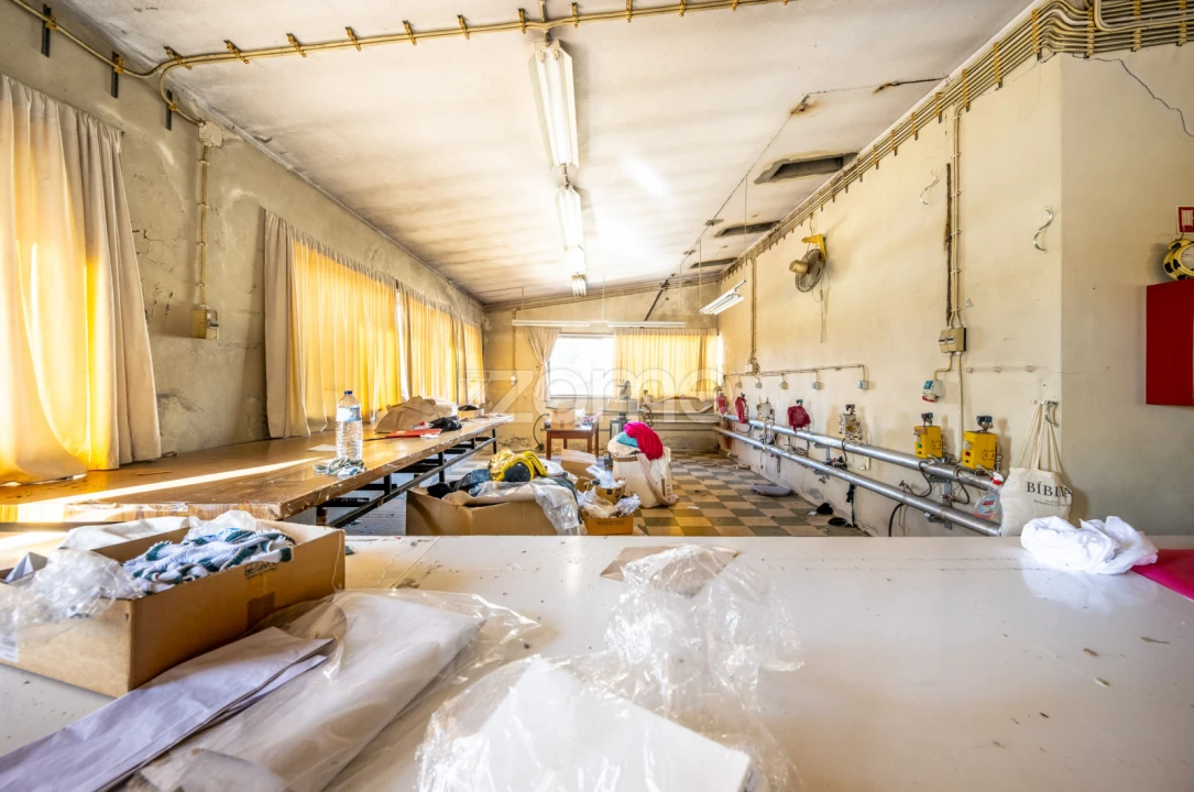 Terreno Comércio / Armazém para Venda em Vila Boa de Quires e Maureles Foto 39